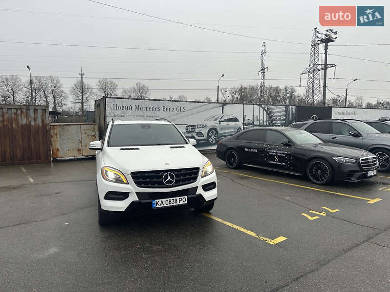 Внедорожник / Кроссовер Mercedes-Benz M-Class 2015 в Киеве