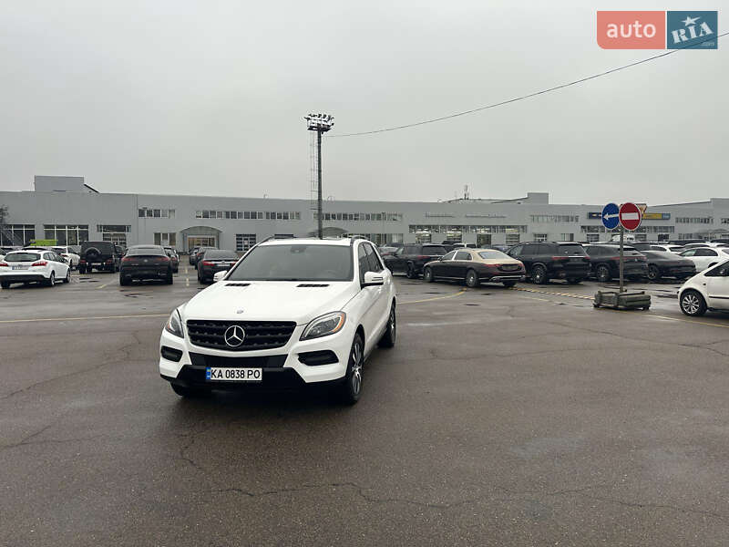 Внедорожник / Кроссовер Mercedes-Benz M-Class 2015 в Киеве