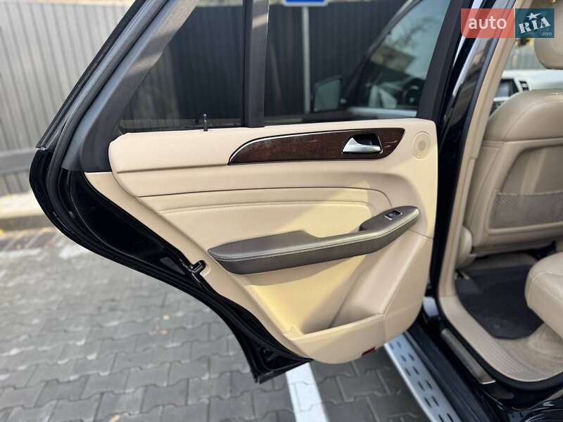 Внедорожник / Кроссовер Mercedes-Benz M-Class 2012 в Днепре