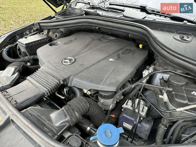 Внедорожник / Кроссовер Mercedes-Benz M-Class 2013 в Киеве