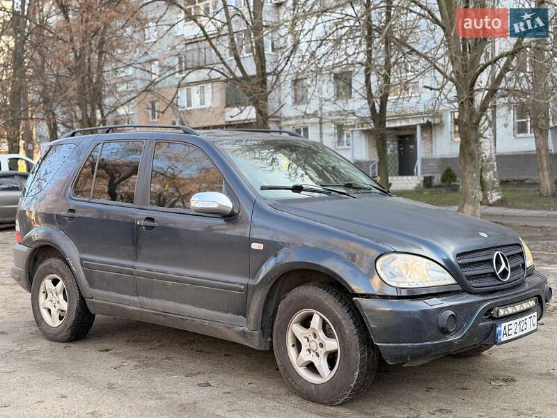 Внедорожник / Кроссовер Mercedes-Benz M-Class 2001 в Никополе