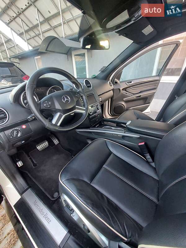 Позашляховик / Кросовер Mercedes-Benz M-Class 2010 в Ужгороді