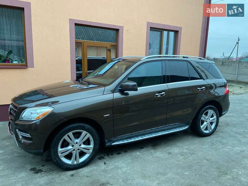 Внедорожник / Кроссовер Mercedes-Benz M-Class 2012 в Дубно