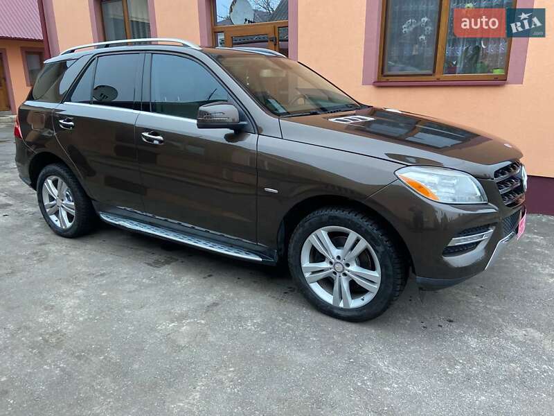 Внедорожник / Кроссовер Mercedes-Benz M-Class 2012 в Дубно