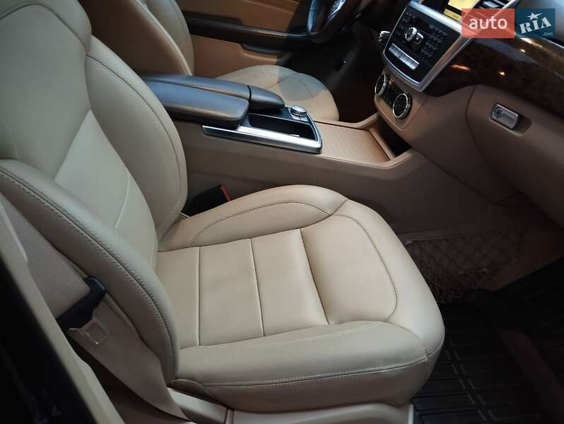 Внедорожник / Кроссовер Mercedes-Benz M-Class 2012 в Дубно