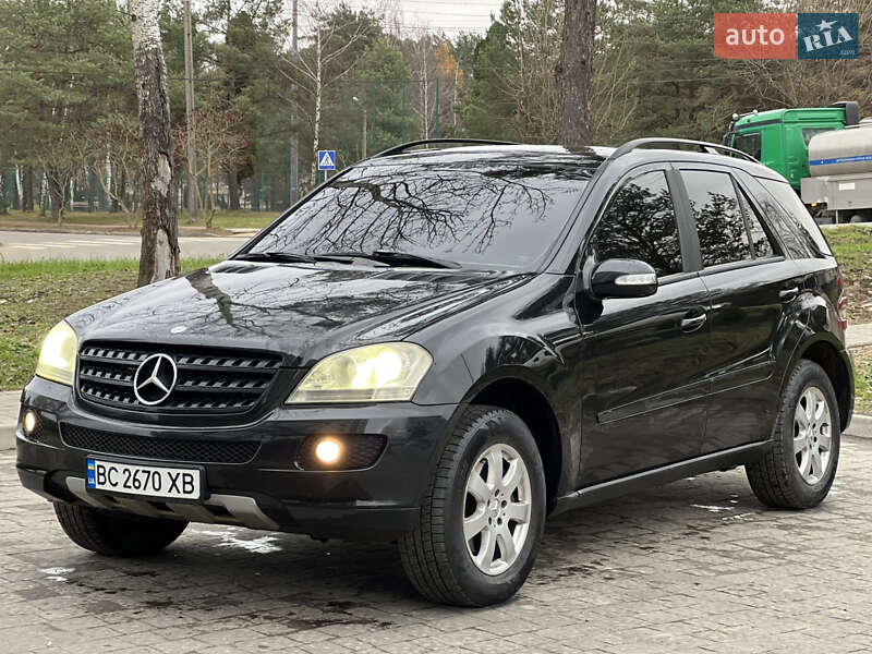 Mercedes-Benz M-Class 2005