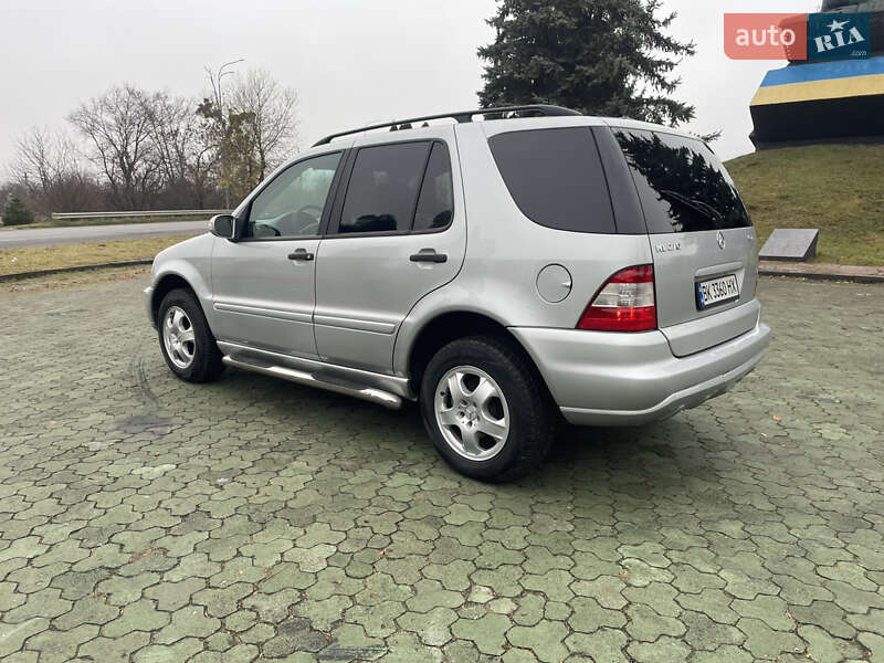 Внедорожник / Кроссовер Mercedes-Benz M-Class 2003 в Дубно
