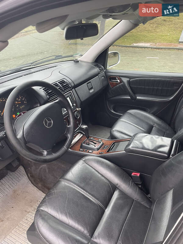 Внедорожник / Кроссовер Mercedes-Benz M-Class 2003 в Дубно