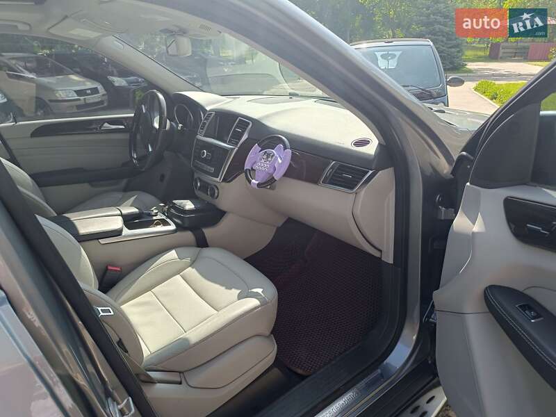 Внедорожник / Кроссовер Mercedes-Benz M-Class 2015 в Каменец-Подольском