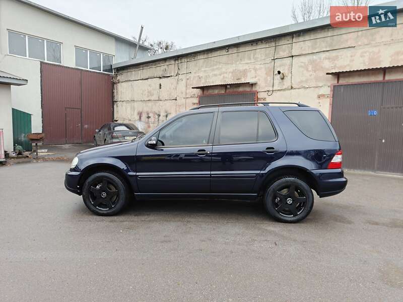 Внедорожник / Кроссовер Mercedes-Benz M-Class 2004 в Калуше