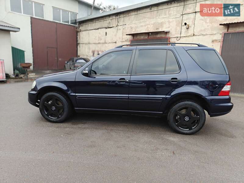 Внедорожник / Кроссовер Mercedes-Benz M-Class 2004 в Калуше