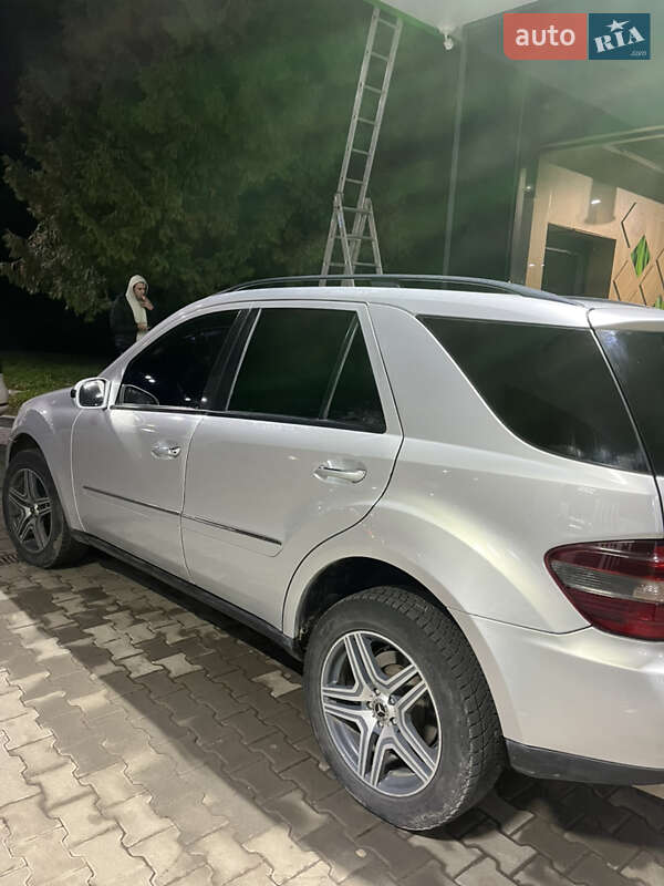 Позашляховик / Кросовер Mercedes-Benz M-Class 2006 в Дубовому