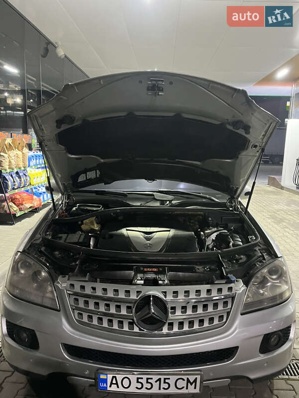 Позашляховик / Кросовер Mercedes-Benz M-Class 2006 в Дубовому