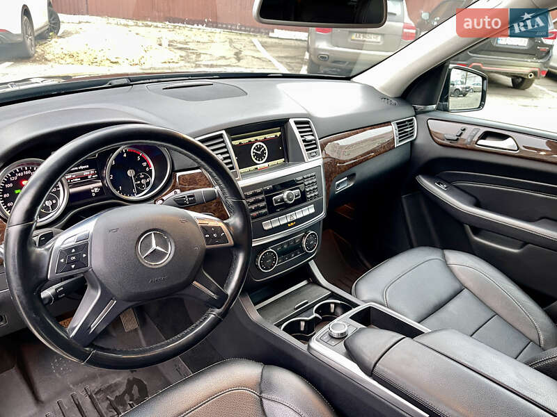 Внедорожник / Кроссовер Mercedes-Benz M-Class 2013 в Киеве