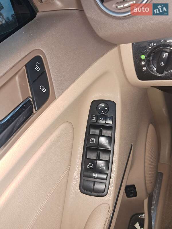 Внедорожник / Кроссовер Mercedes-Benz M-Class 2009 в Черновцах