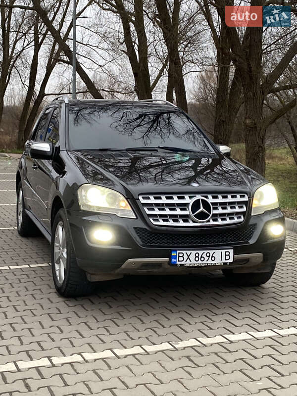 Mercedes-Benz M-Class 2010