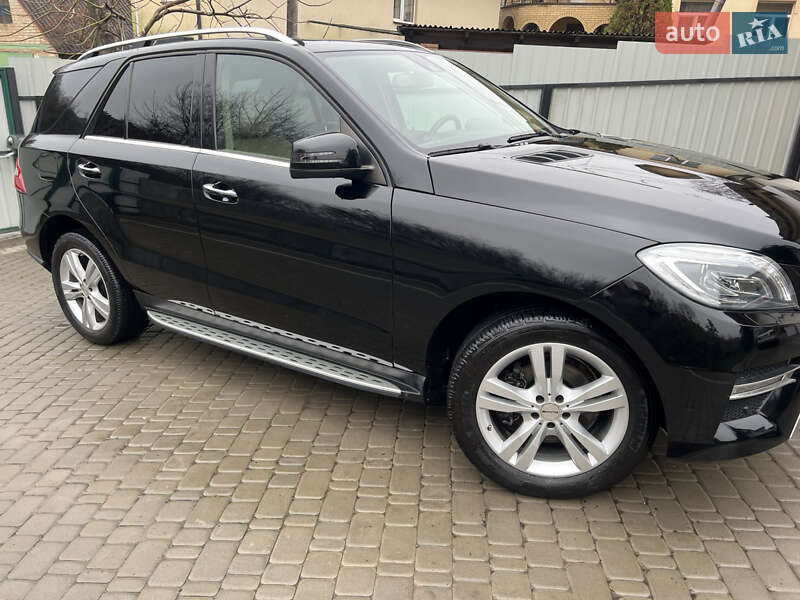 Внедорожник / Кроссовер Mercedes-Benz M-Class 2015 в Киеве