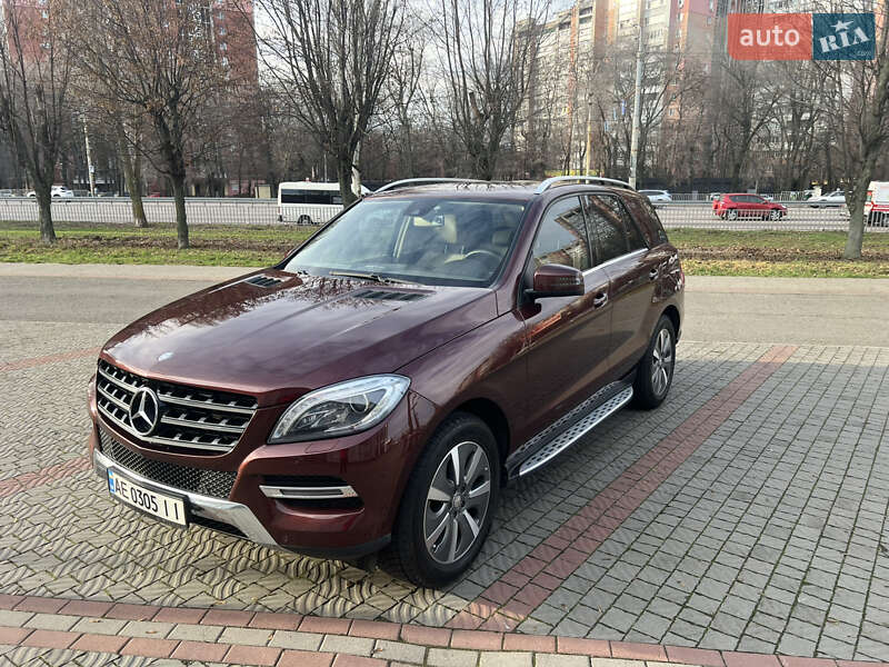Внедорожник / Кроссовер Mercedes-Benz M-Class 2014 в Днепре фото Внедорожник / Кроссовер Mercedes-Benz M-Class 2014 в Днепре