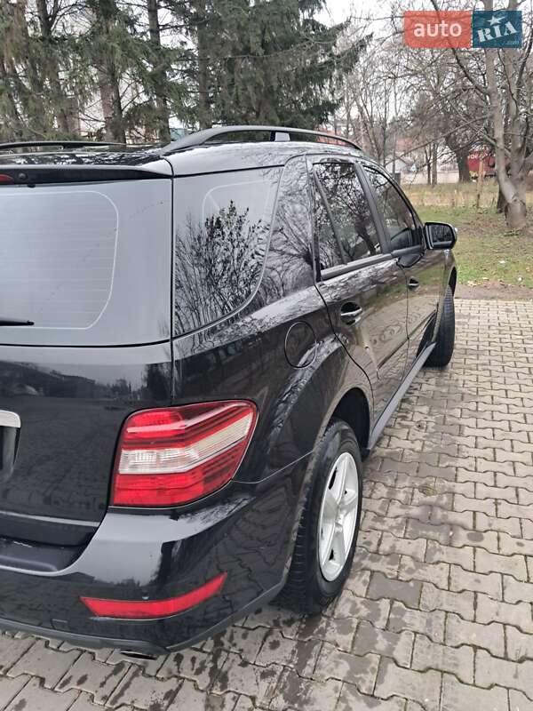 Позашляховик / Кросовер Mercedes-Benz M-Class 2009 в Чернівцях фото 16 Позашляховик / Кросовер Mercedes-Benz M-Class 2009 в Чернівцях