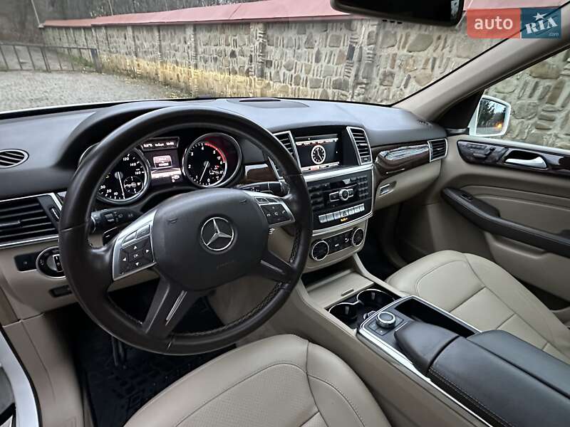 Внедорожник / Кроссовер Mercedes-Benz M-Class 2013 в Черновцах