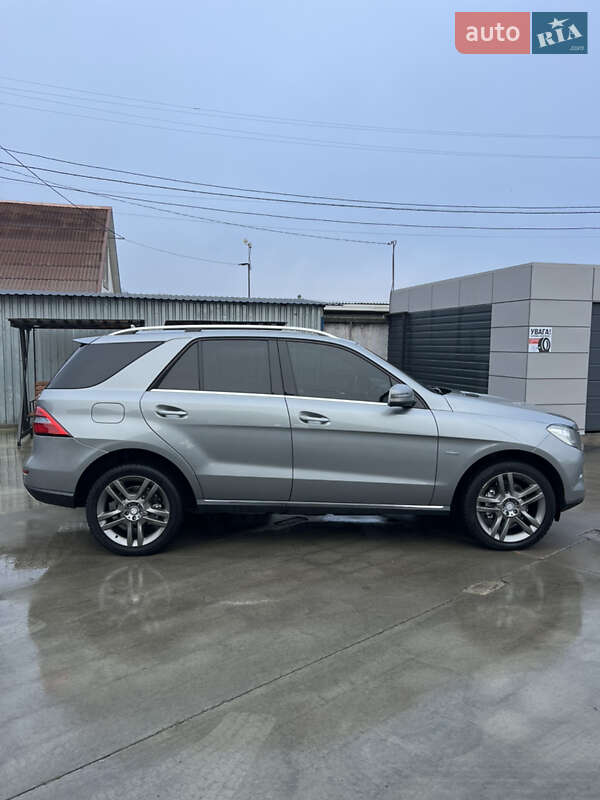 Внедорожник / Кроссовер Mercedes-Benz M-Class 2012 в Белой Церкви фото 9 Внедорожник / Кроссовер Mercedes-Benz M-Class 2012 в Белой Церкви