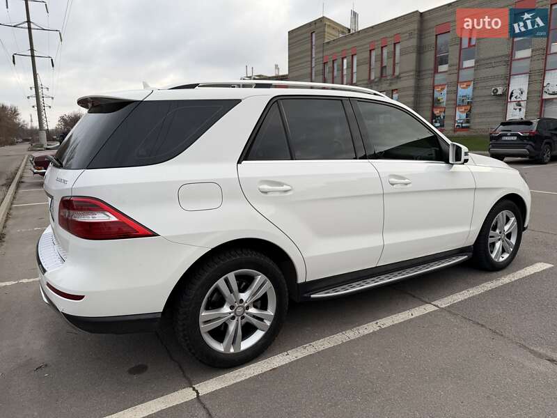 Внедорожник / Кроссовер Mercedes-Benz M-Class 2013 в Днепре фото 6 Внедорожник / Кроссовер Mercedes-Benz M-Class 2013 в Днепре