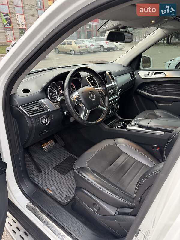 Внедорожник / Кроссовер Mercedes-Benz M-Class 2013 в Днепре фото 9 Внедорожник / Кроссовер Mercedes-Benz M-Class 2013 в Днепре