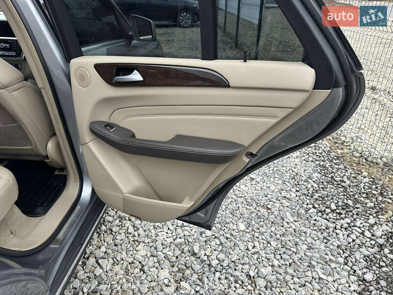 Внедорожник / Кроссовер Mercedes-Benz M-Class 2014 в Черновцах