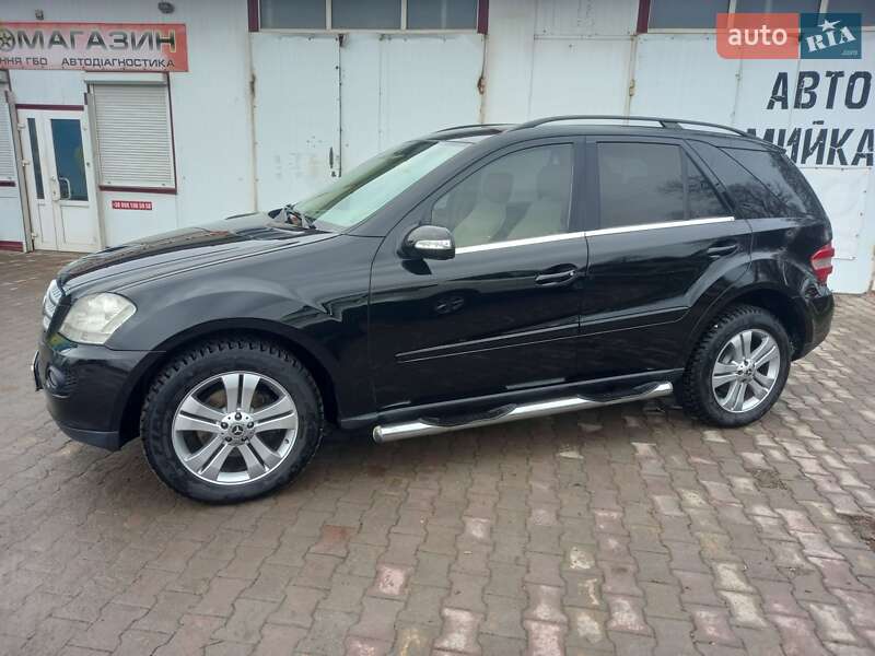 Внедорожник / Кроссовер Mercedes-Benz M-Class 2006 в Теофиполе