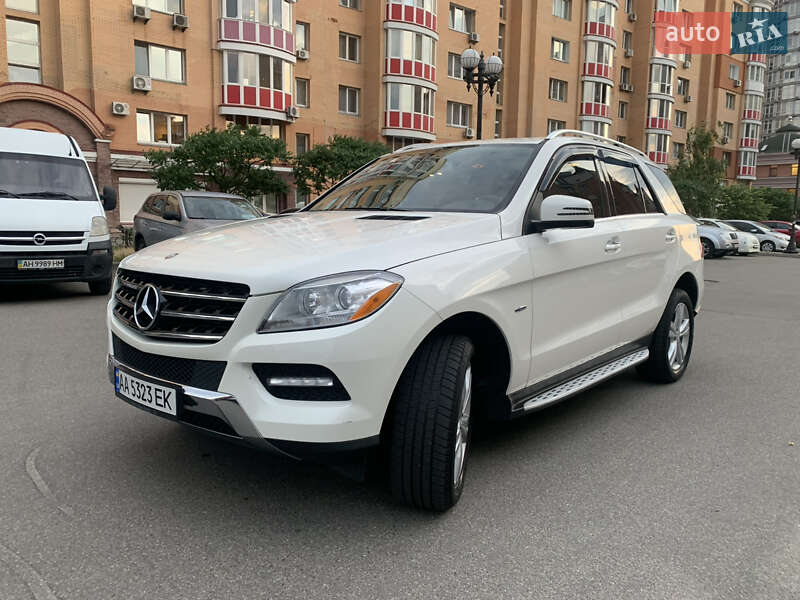 Внедорожник / Кроссовер Mercedes-Benz M-Class 2012 в Киеве