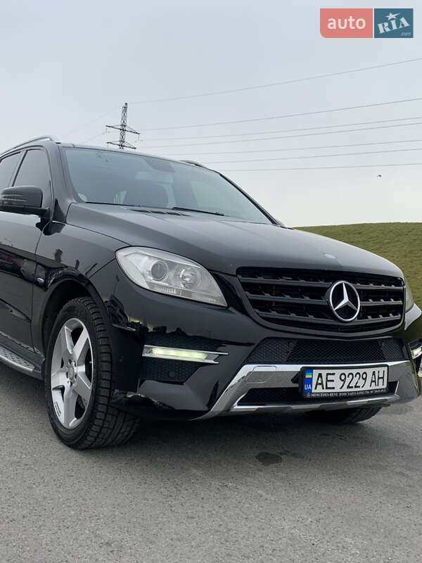 Внедорожник / Кроссовер Mercedes-Benz M-Class 2011 в Днепре фото 4 Внедорожник / Кроссовер Mercedes-Benz M-Class 2011 в Днепре