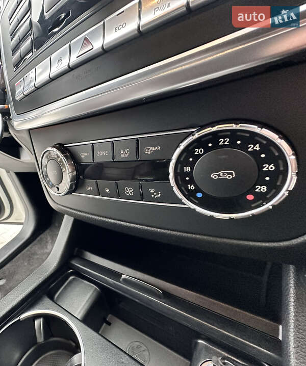 Внедорожник / Кроссовер Mercedes-Benz M-Class 2012 в Черновцах