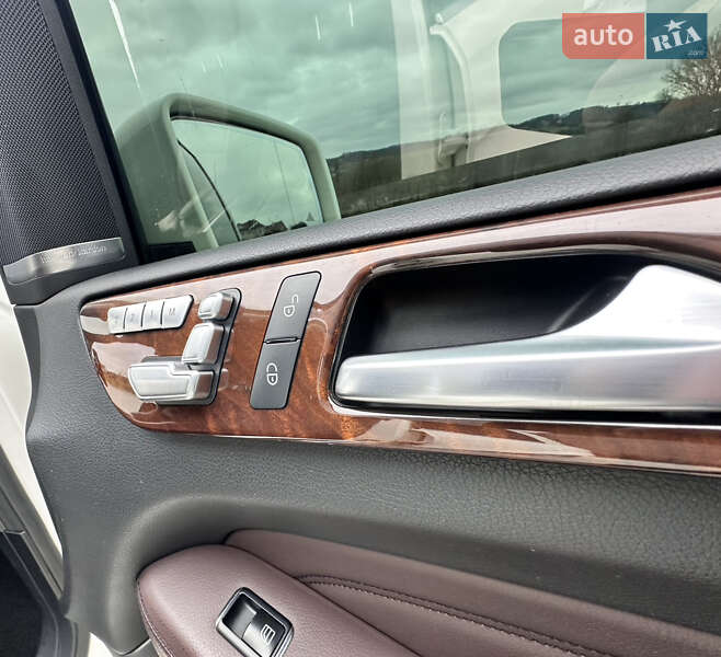 Внедорожник / Кроссовер Mercedes-Benz M-Class 2012 в Черновцах