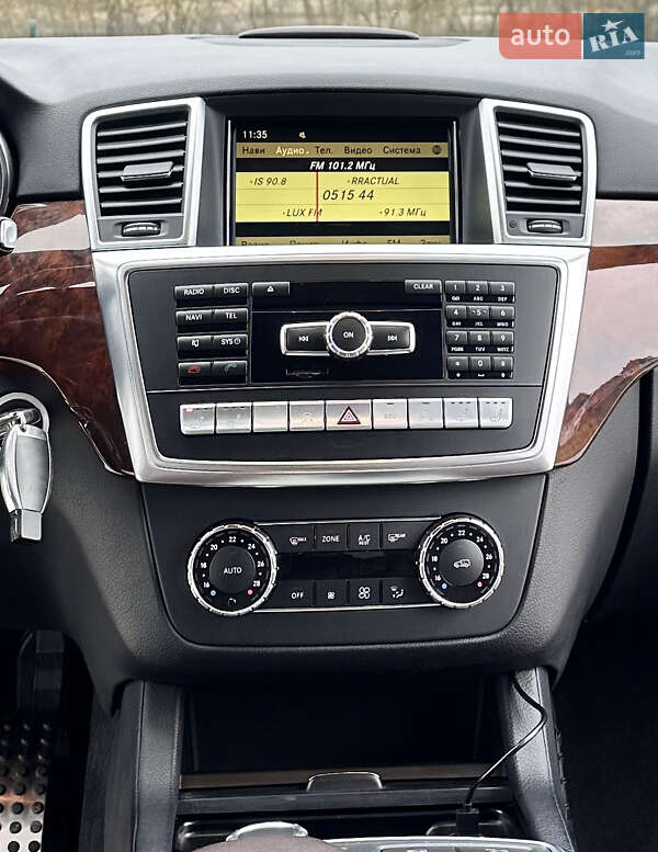 Внедорожник / Кроссовер Mercedes-Benz M-Class 2012 в Черновцах