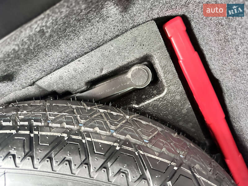 Внедорожник / Кроссовер Mercedes-Benz M-Class 2012 в Черновцах