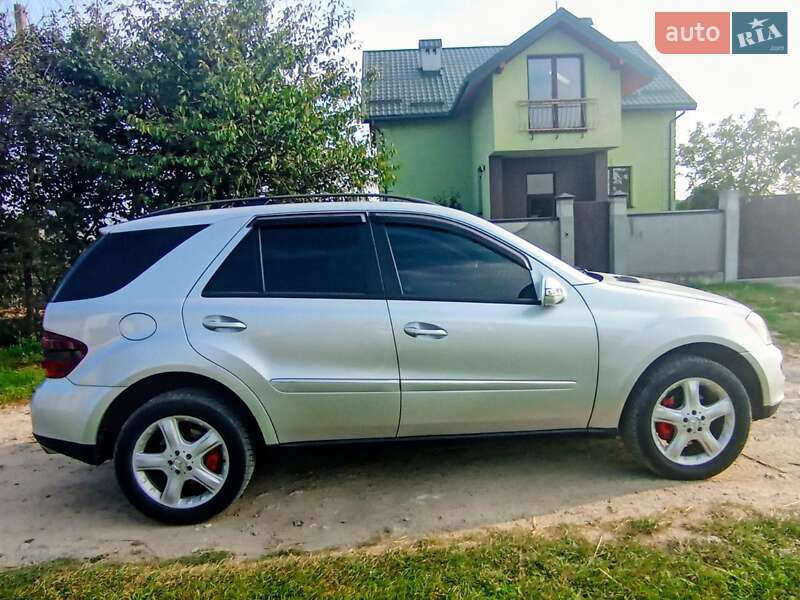 Внедорожник / Кроссовер Mercedes-Benz M-Class 2005 в Львове