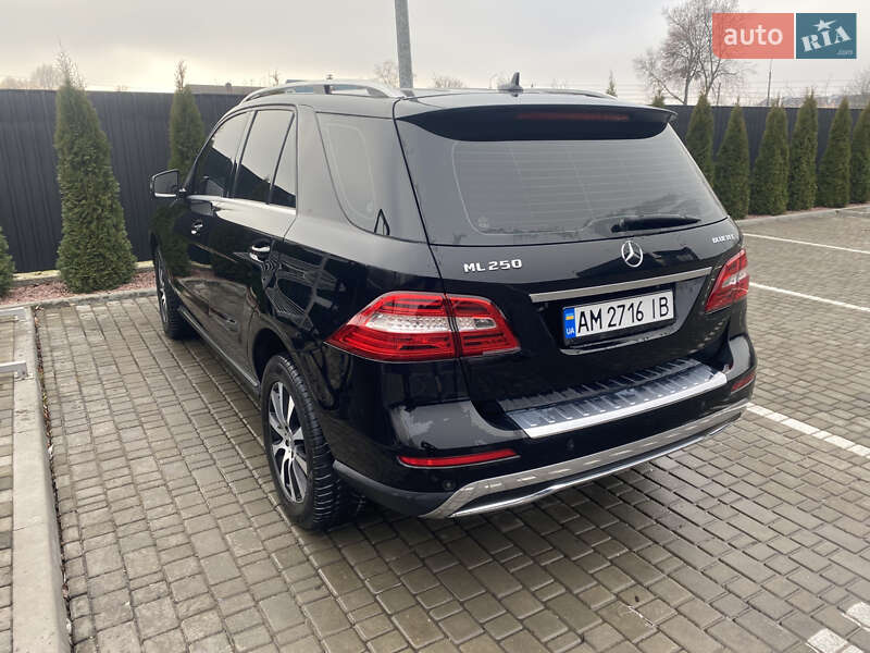 Внедорожник / Кроссовер Mercedes-Benz M-Class 2013 в Звягеле фото 4 Внедорожник / Кроссовер Mercedes-Benz M-Class 2013 в Звягеле