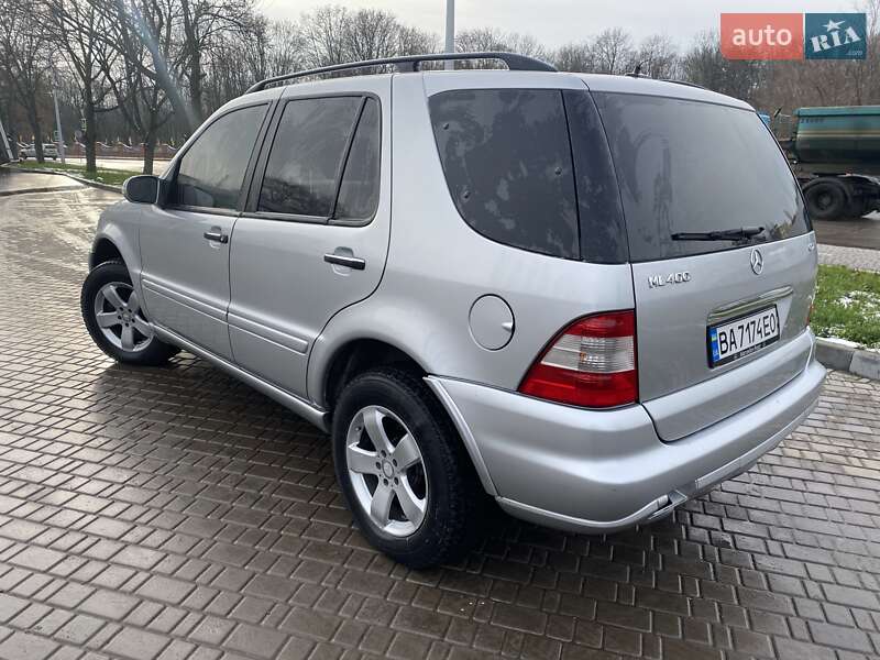 Mercedes-Benz M-Class 2002