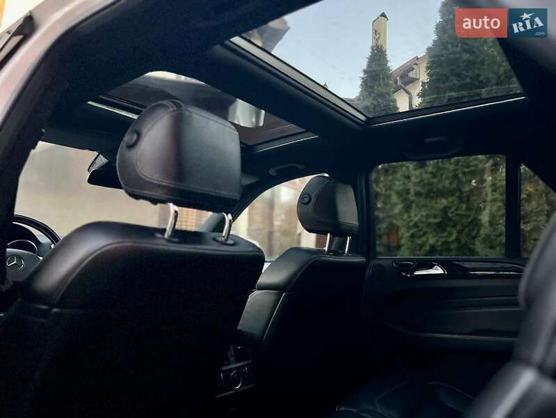 Внедорожник / Кроссовер Mercedes-Benz M-Class 2011 в Буче