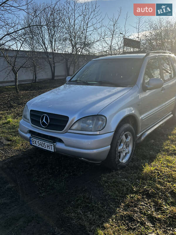 Mercedes-Benz M-Class 1998 Mercedes-Benz M-Class 1998