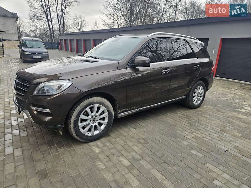 Внедорожник / Кроссовер Mercedes-Benz M-Class 2013 в Тернополе фото 8 Внедорожник / Кроссовер Mercedes-Benz M-Class 2013 в Тернополе