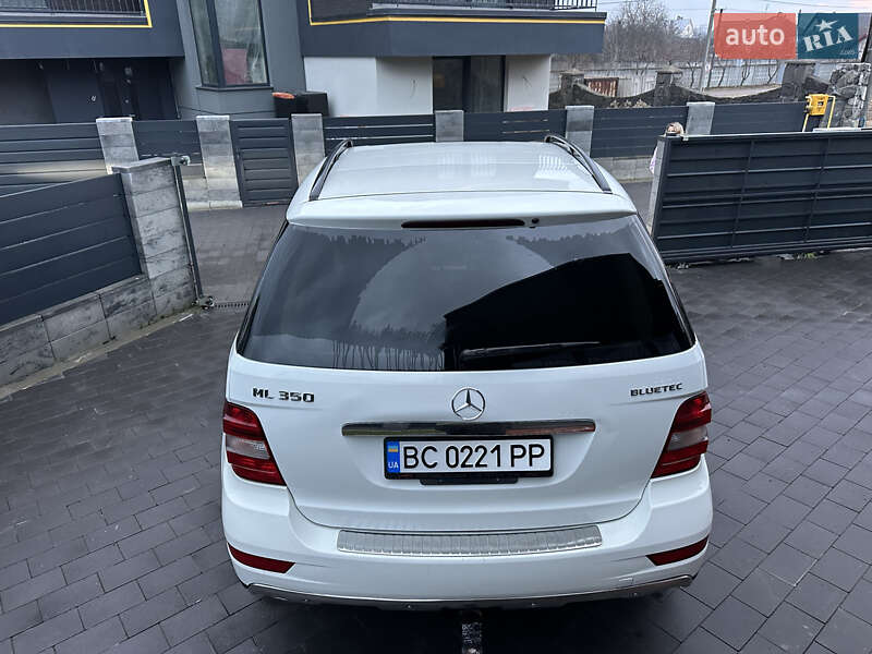 Внедорожник / Кроссовер Mercedes-Benz M-Class 2010 в Львове