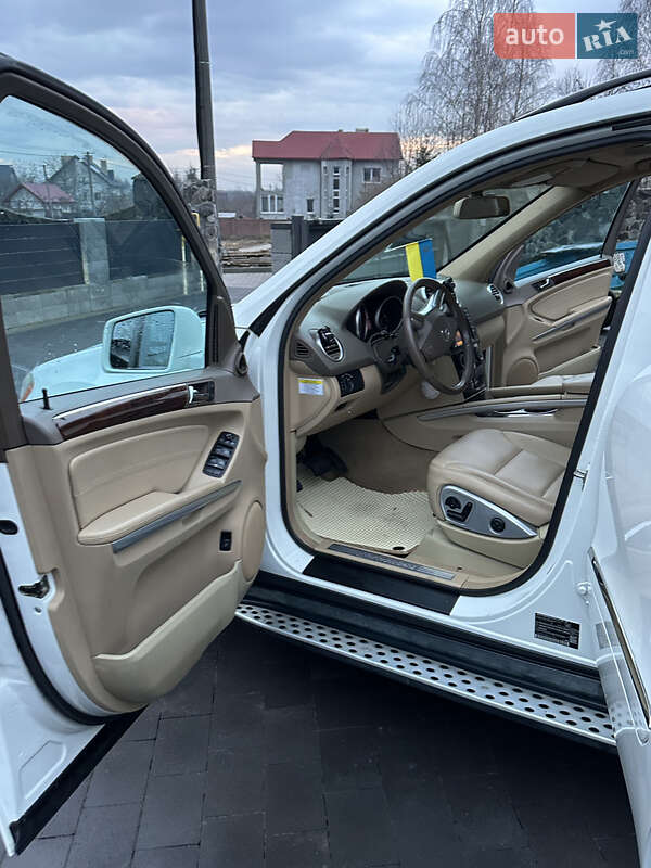 Внедорожник / Кроссовер Mercedes-Benz M-Class 2010 в Львове