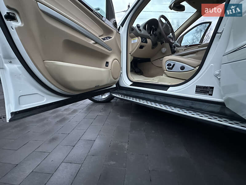 Внедорожник / Кроссовер Mercedes-Benz M-Class 2010 в Львове