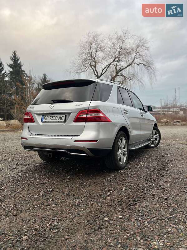 Внедорожник / Кроссовер Mercedes-Benz M-Class 2012 в Самборе