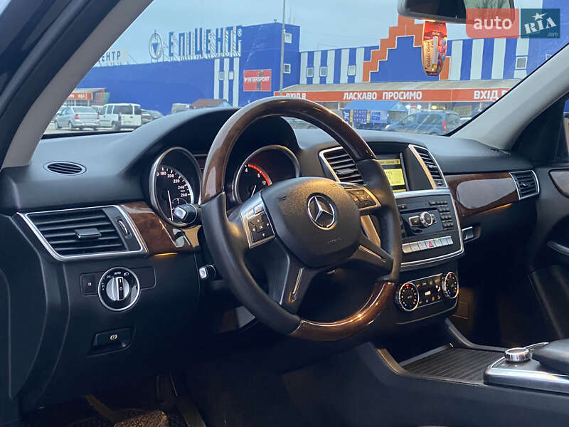 Внедорожник / Кроссовер Mercedes-Benz M-Class 2012 в Каменец-Подольском