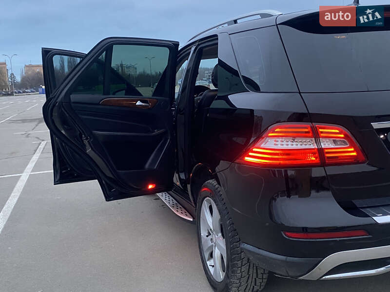 Внедорожник / Кроссовер Mercedes-Benz M-Class 2012 в Каменец-Подольском