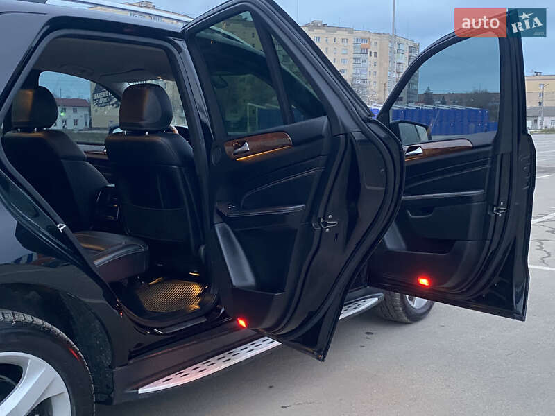 Внедорожник / Кроссовер Mercedes-Benz M-Class 2012 в Каменец-Подольском