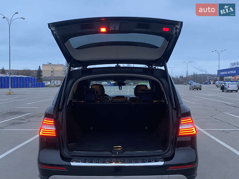 Внедорожник / Кроссовер Mercedes-Benz M-Class 2012 в Каменец-Подольском