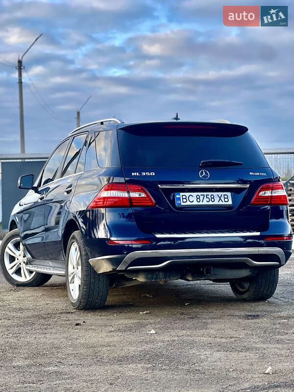 Позашляховик / Кросовер Mercedes-Benz M-Class 2013 в Самборі